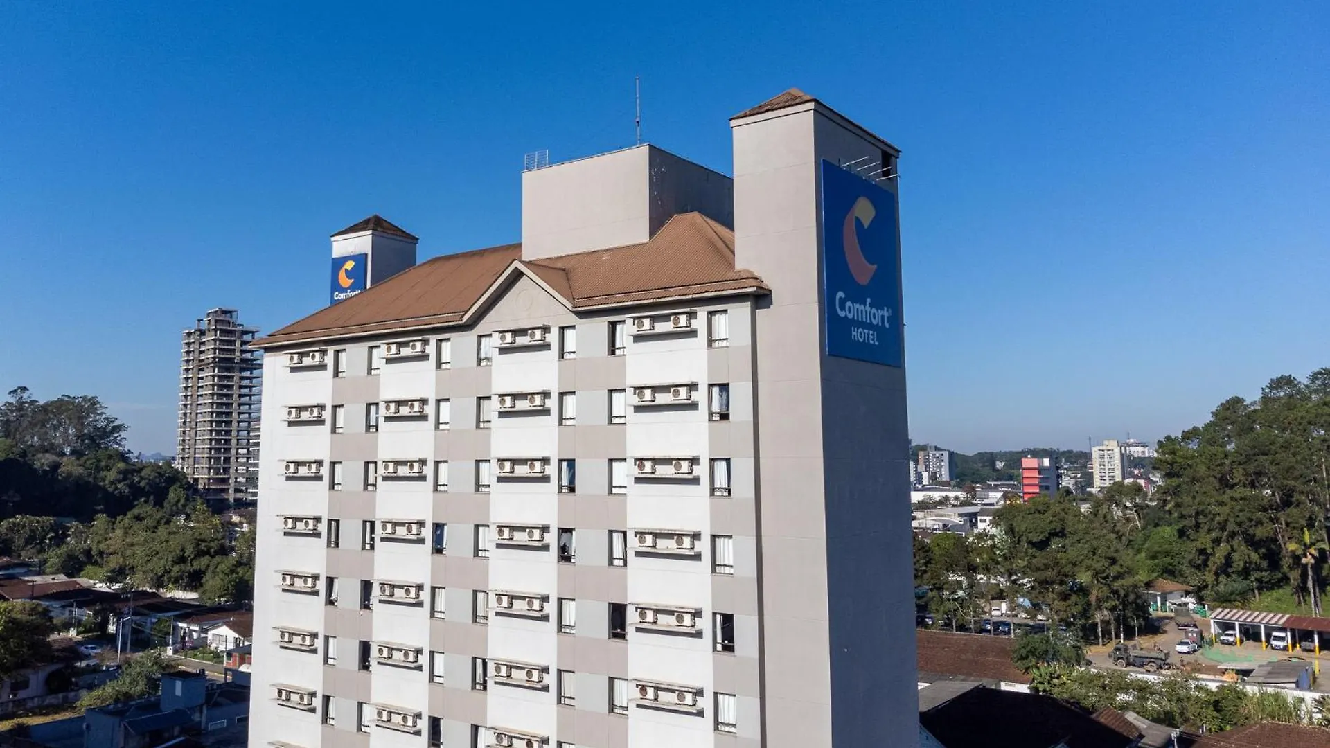 Comfort Hotel Жоинвили