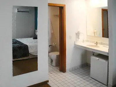 Comfort Hotel Жоинвили